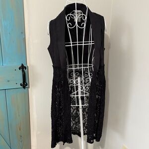 Vocal Black Lace Trim Sleeveless Long Vest